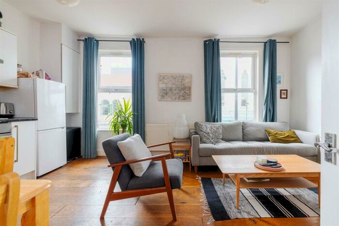 2 Bedroom Apartment To Rent In Hoe Street, Walthamstow, E17