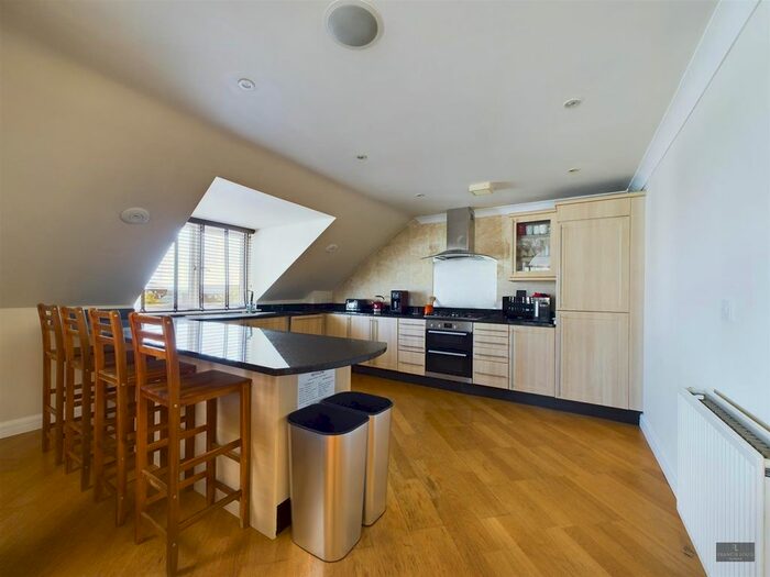 3 Bedroom Property To Rent In Market Street, Exeter, EX1