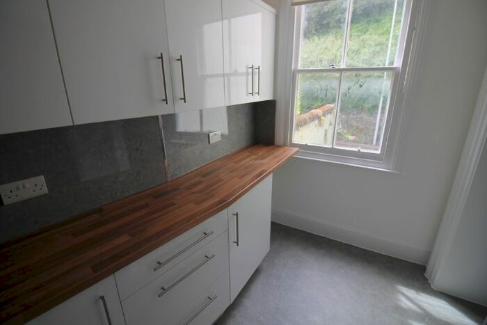 1 Bedroom Flat To Rent In New North Road, Exeter, EX4