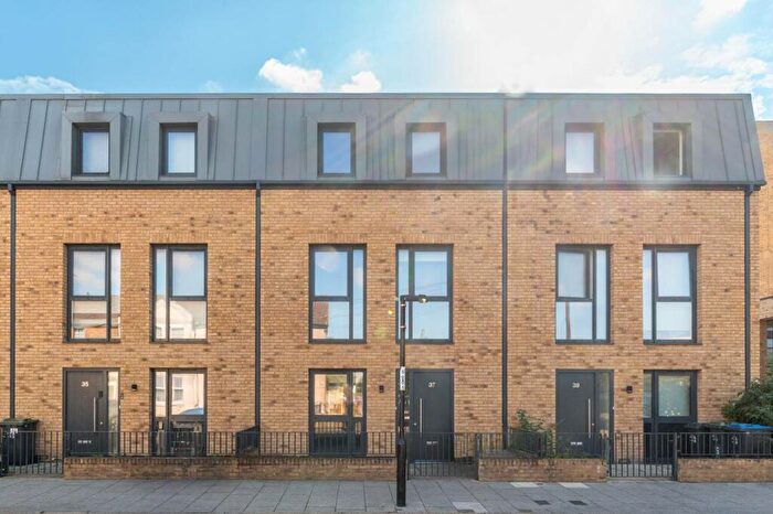 4 Bedroom Terraced House To Rent In Grafton Road, Croydon, CR0