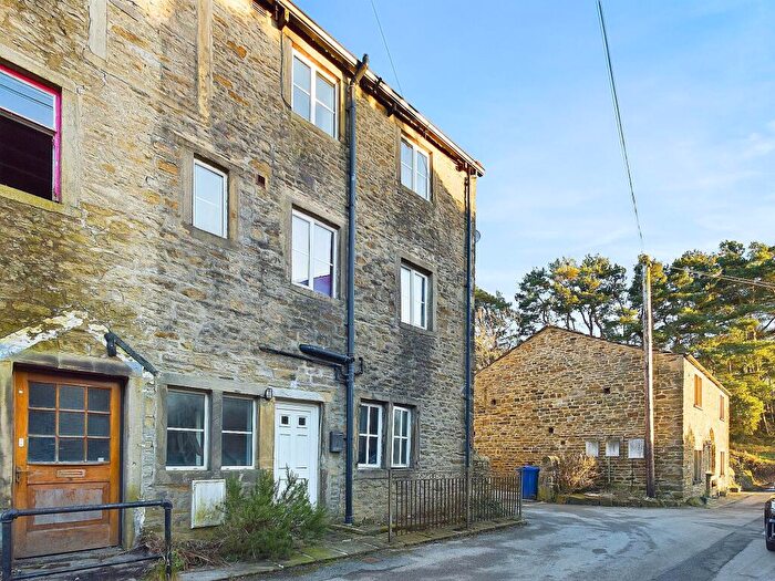 2 Bedroom Duplex To Rent In The Wend, Carleton, BD23