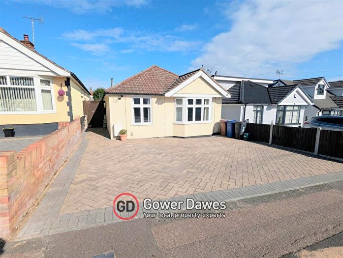 2 Bedroom Bungalow For Sale In Boscombe Avenue, Grays, RM17