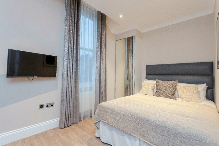 Studio To Rent In Redcliffe Gardens, London, SW10