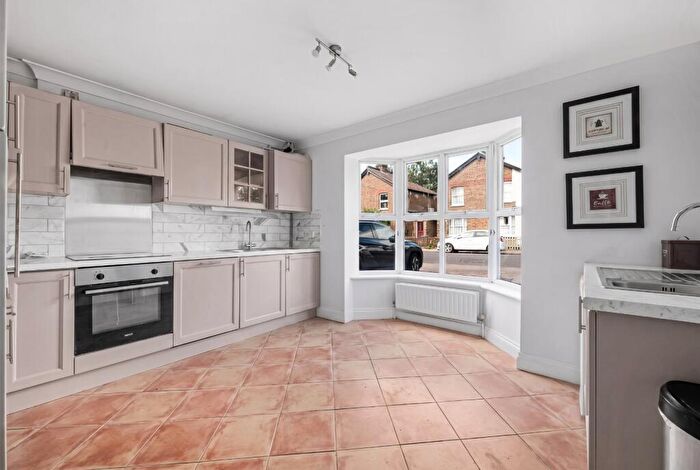 4 Bedroom Semi Detached House To Rent In Aylesbury Road, Bromley, BR2