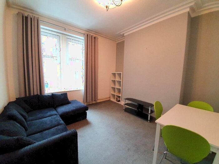 2 Bedroom Flat To Rent In Wallfield Crescent, Rosemount, Aberdeen, AB25