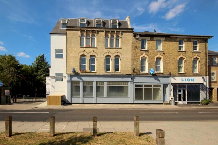 1 Bedroom Flat To Rent In Uxbridge Road, Hampton Hill, Hampton, TW12