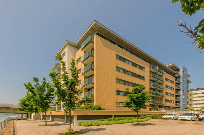 2 Bedroom Flat To Rent In Fathom Court, Royal Docks, London, E16