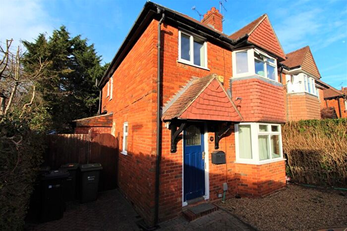 4 Bedroom Semi Detached House To Rent In Ashenden Road, Guildford, GU2