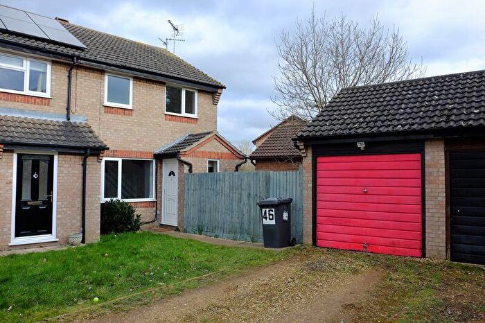 3 Bedroom Semi Detached House To Rent In Mealsgate, Gunthorpe, Peterborough, PE4