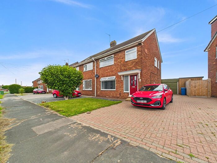 3 Bedroom Semi-Detached House For Sale In Dawnay Road, Hull, HU11