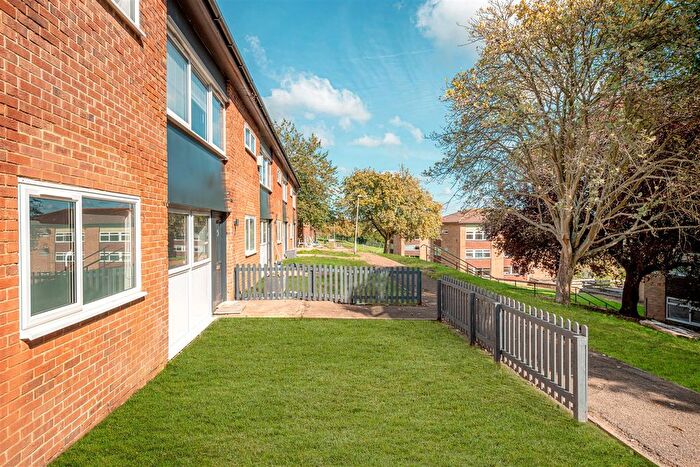 1 Bedroom Flat To Rent In Longland Way, High Wycombe, HP12