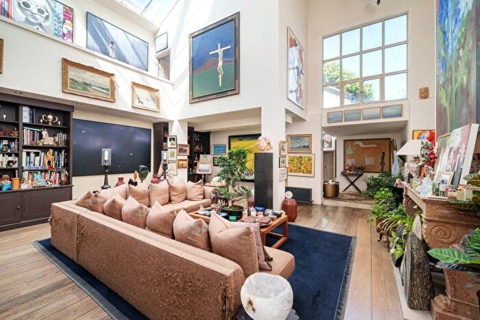 3 Bedroom Detached House For Sale In Glebe Place, Chelsea, London, SW3