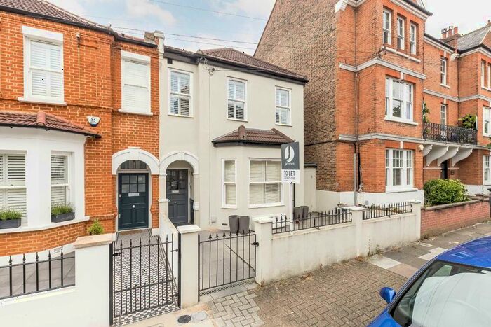 2 Bedroom Flat To Rent In Hosack Road, London, SW17