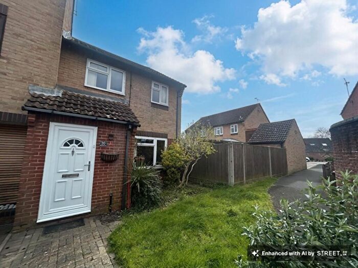 3 Bedroom End Of Terrace House To Rent In Brampton Lane, Portsmouth, PO3