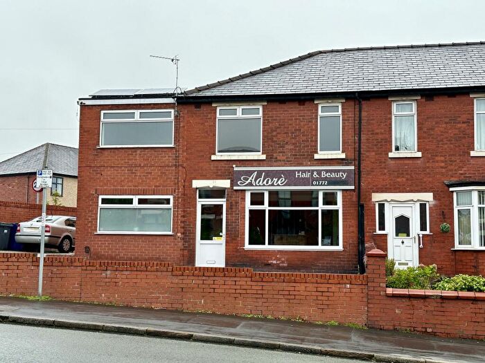 2 Bedroom Flat To Rent In School Lane, Leyland, Lancashire., PR25