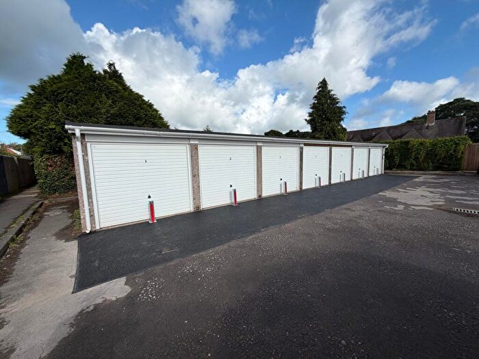 Garage / Parking To Rent In Middlehill Road, Colehill, Wimborne, BH21
