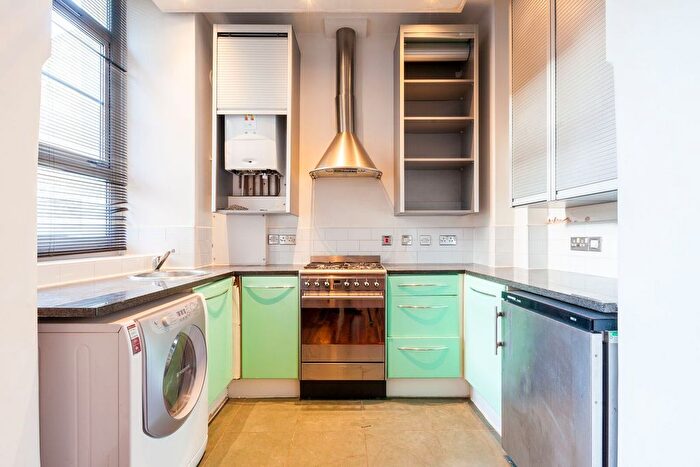 2 Bedroom Flat To Rent In Sunlight Square, Bethnal Green, London, E2