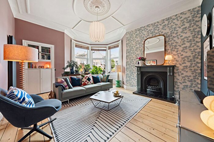 2 Bedroom Flat For Sale In Tantallon Road, Flat /, Shawlands, Glasgow, G41