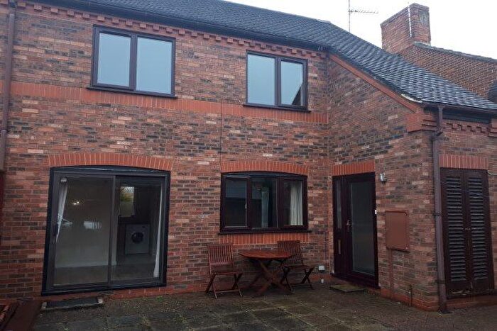 2 Bedroom Property To Rent In Orchard Park, Burton-On-Trent, DE14