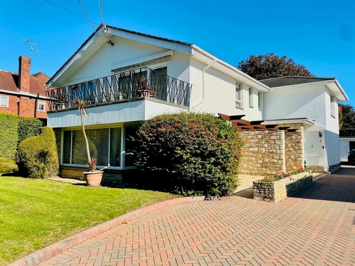 3 Bedroom Flat To Rent In The Close, Westminster Road, Poole, BH13