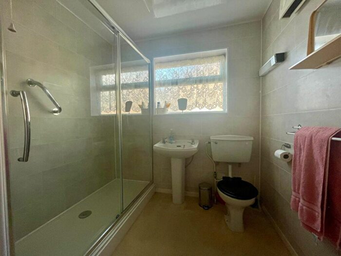 2 Bedroom Bungalow For Sale In Ffordd Pentre Mynach, Barmouth, LL42