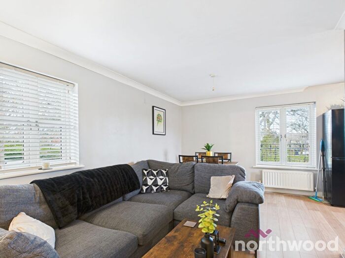 2 Bedroom Flat For Sale In Pear Tree Court, Wigan, WN2