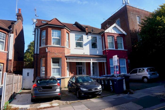 1 Bedroom Flat To Rent In Dollis Park, London, N3