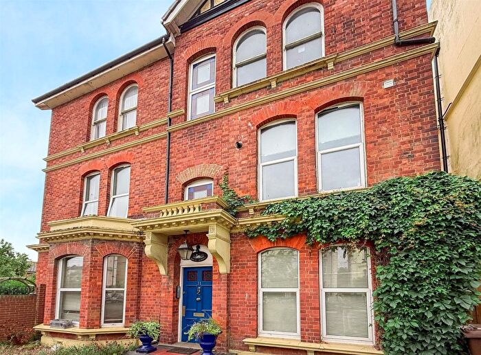 3 Bedroom Flat To Rent In Priory Avenue, Hastings, TN34