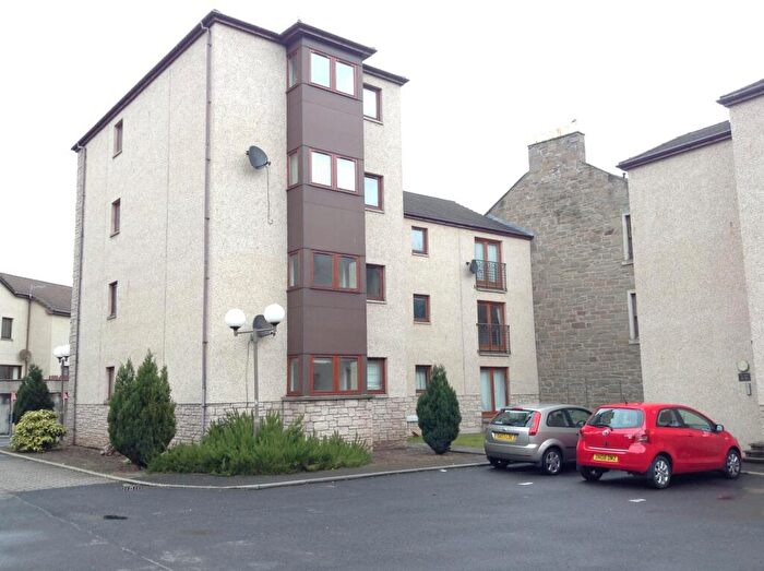 2 Bedroom Flat To Rent In Flat . Whittet Court, Dundee, DD2