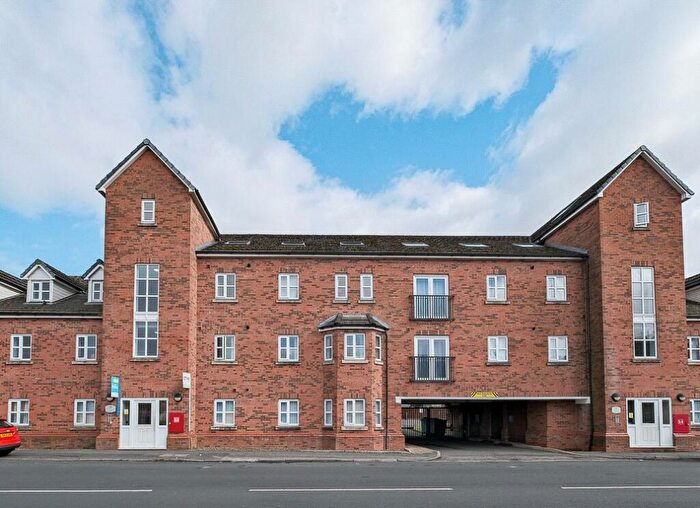 2 Bedroom Apartment To Rent In Kenyon Lane, Manchester, M40