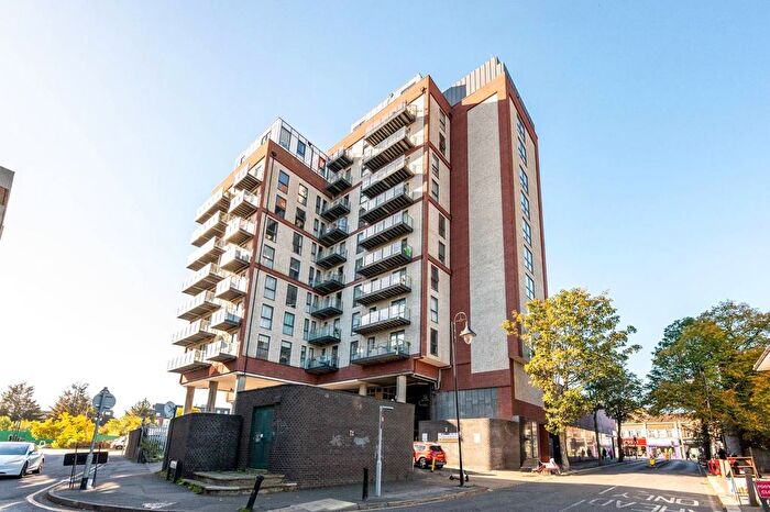 3 Bedroom Flat For Sale In Blagdon Road, New Malden, KT3
