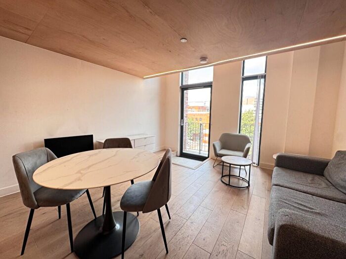 2 Bedroom Duplex To Rent In Sky Gardens, Spinners Way, Manchester, Greater Manchester, M15