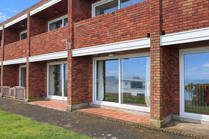 1 Bedroom Flat For Sale In Bay Apartments, Fistral Crescent, TR7