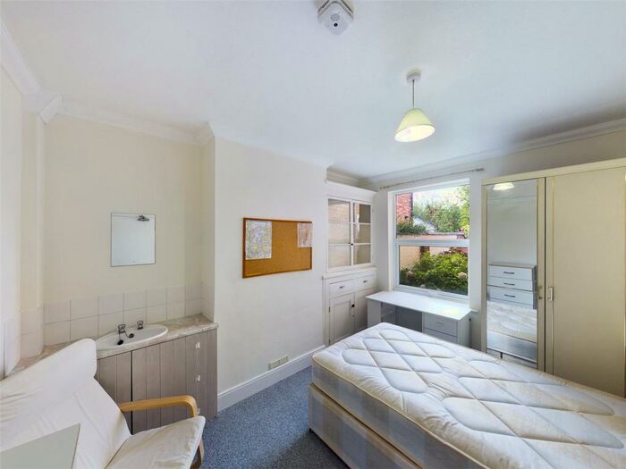 1 Bedroom Property To Rent In Ivy Road, Northampton, NN1