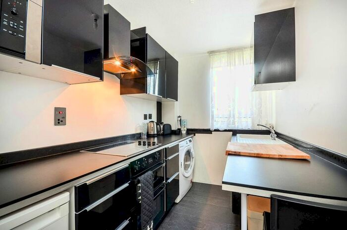 1 Bedroom Maisonette To Rent In Clem Attlee Court, Fulham Broadway, London, SW6