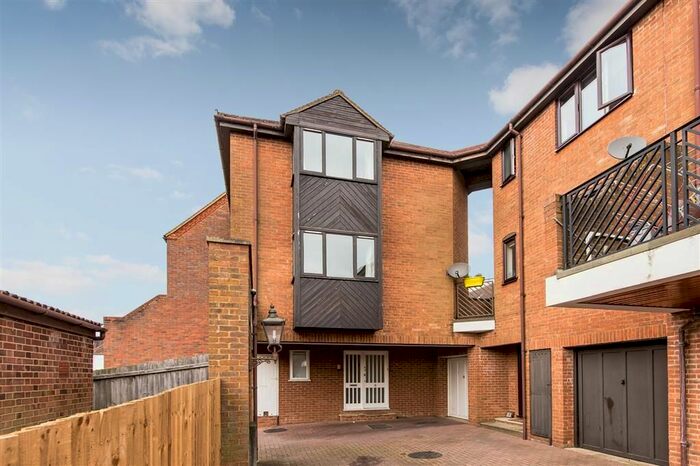 2 Bedroom Property To Rent In Pageant Road, St.Albans, AL1