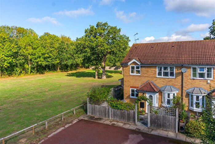 1 Bedroom End Of Terrace House For Sale In Toronto Drive, Smallfield, Horley, RH6