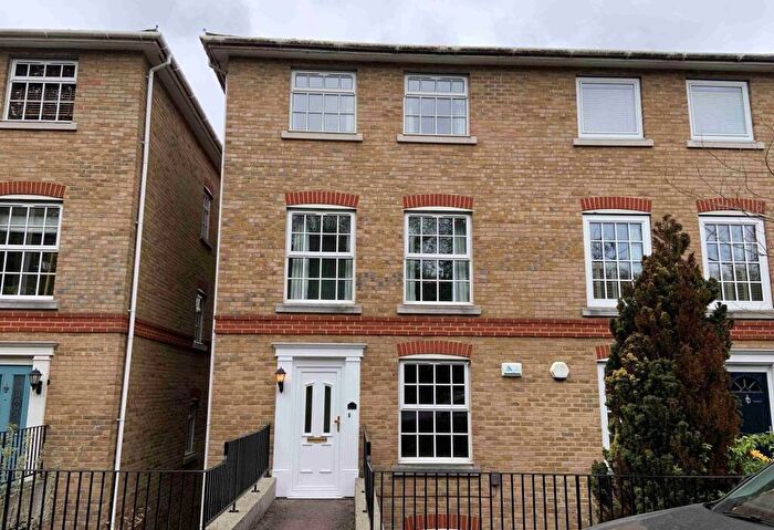 4 Bedroom Semi Detached House To Rent In Borstal Road, Rochester, ME1