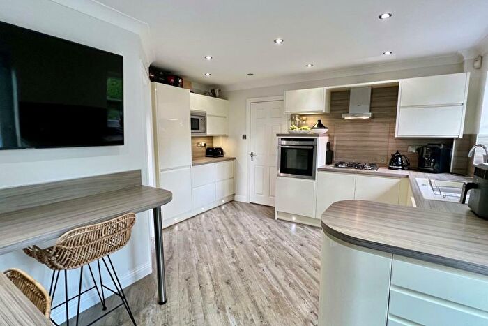 5 Bedroom Detached House For Sale In Hobbs Park, St Leonards, BH24
