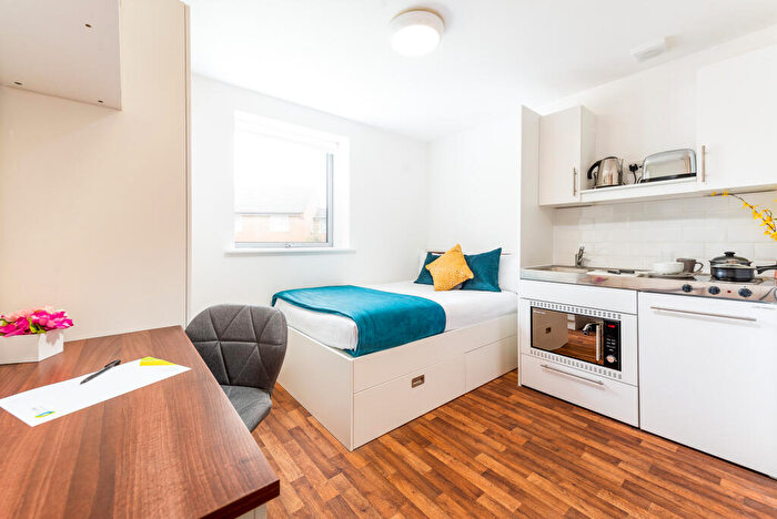 Studio To Rent In Park Street, Luton, LU1