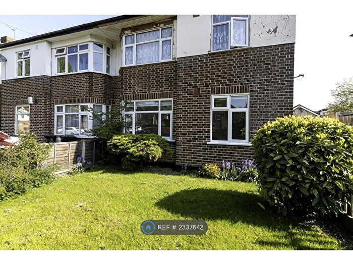 2 Bedroom Maisonette To Rent In Cheltenham Gardens, Loughton, IG10
