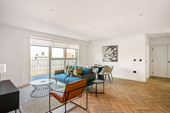 2 Bedroom Flat For Sale In Royal Exchange, Kingston, KT1