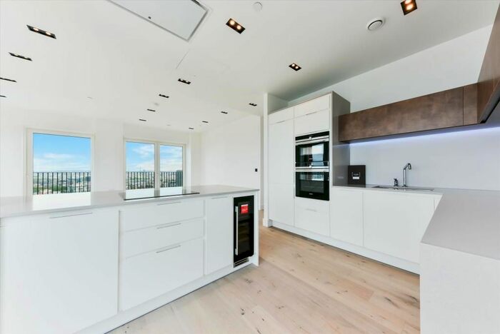 2 Bedroom Flat To Rent In Exchange Gardens, London, SW8