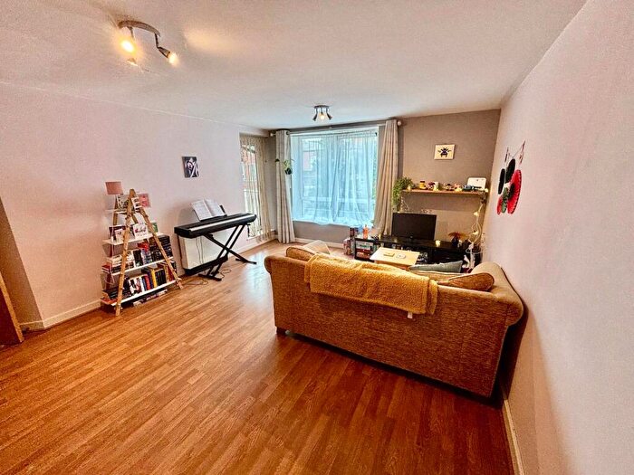 2 Bedroom Apartment For Sale In Warstone Lane, Birmingham, B18