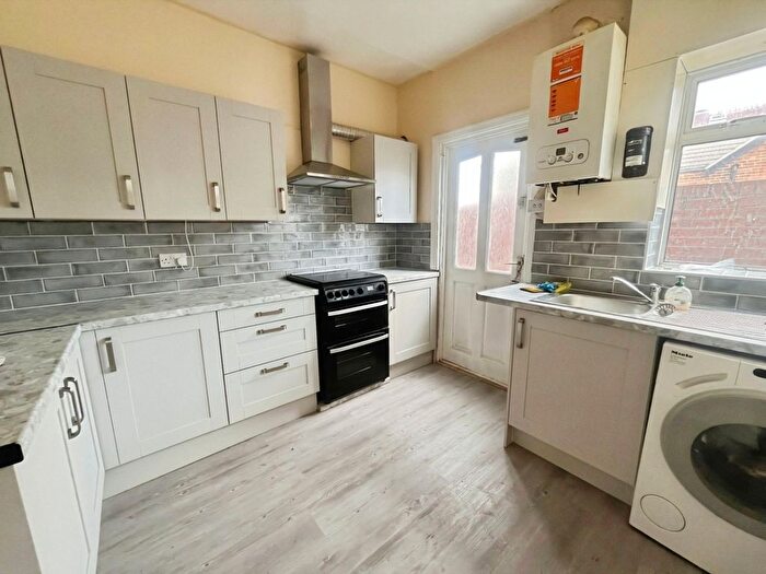 4 Bedroom Property To Rent In Bath Road, Hounslow, TW3
