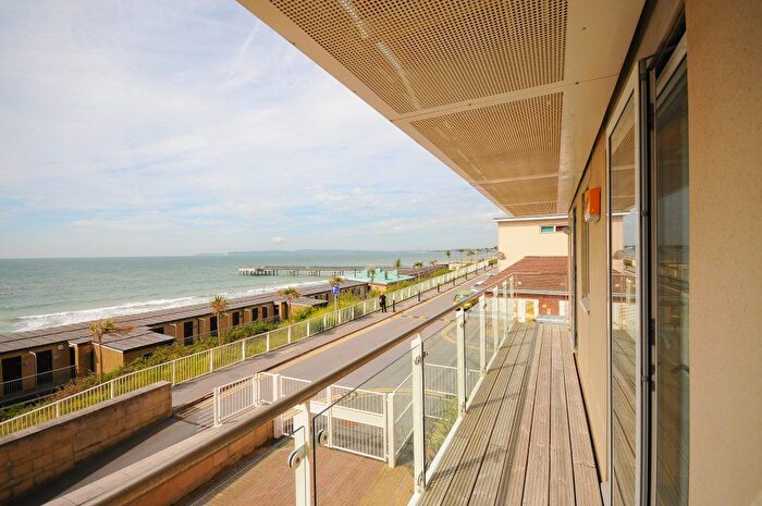 2 Bedroom Flat For Sale In Honeycombe Chine, Boscombe, Bournemouth, BH5