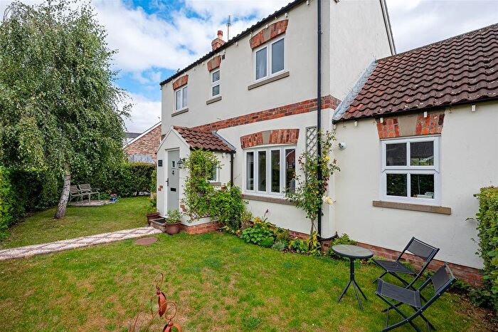 3 Bedroom Link Detached House For Sale In Roecliffe Court, Hessay, York, YO26