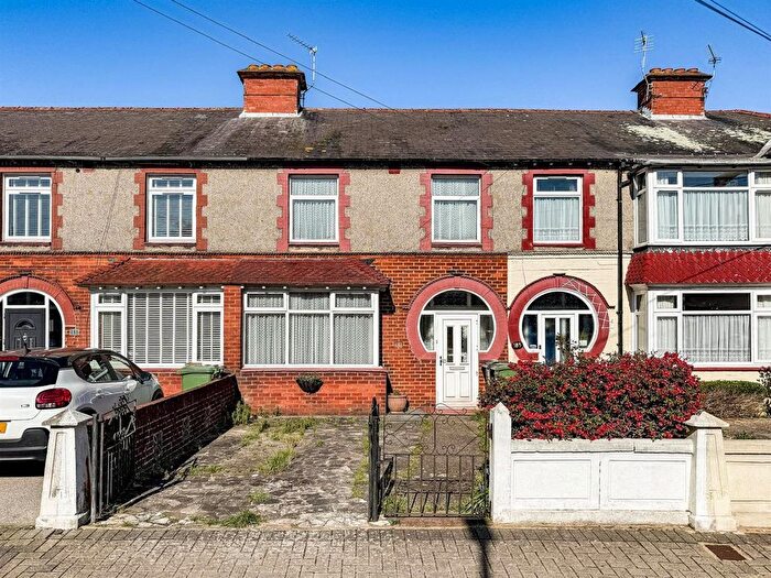 3 Bedroom Terraced House For Sale In Chatsworth Avenue, Cosham, PO6