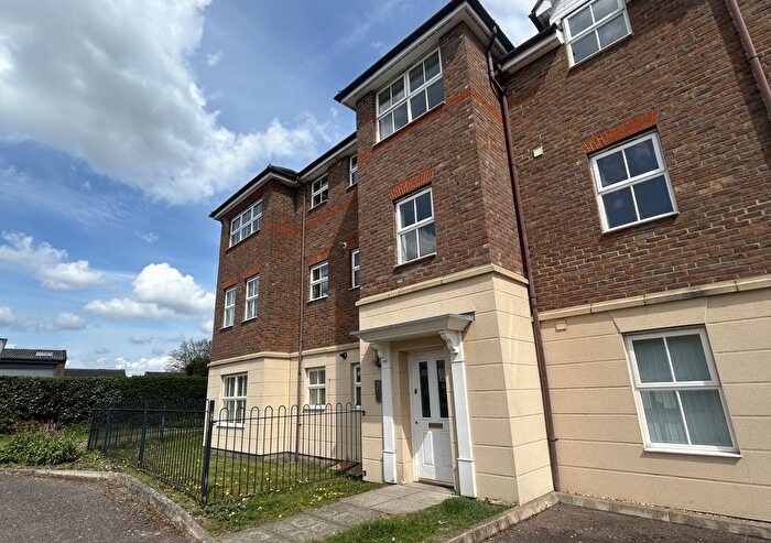 2 Bedroom Flat To Rent In Titchmarsh Close, Royston, SG8