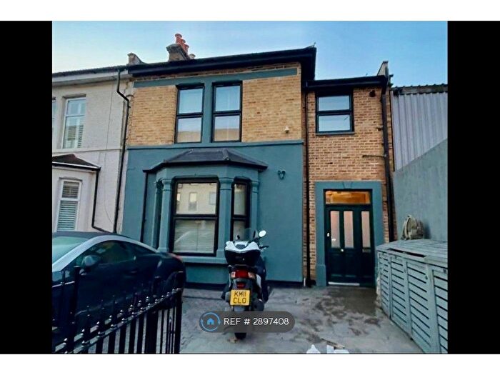 1 Bedroom Flat To Rent In High Road Leyton, London, E10